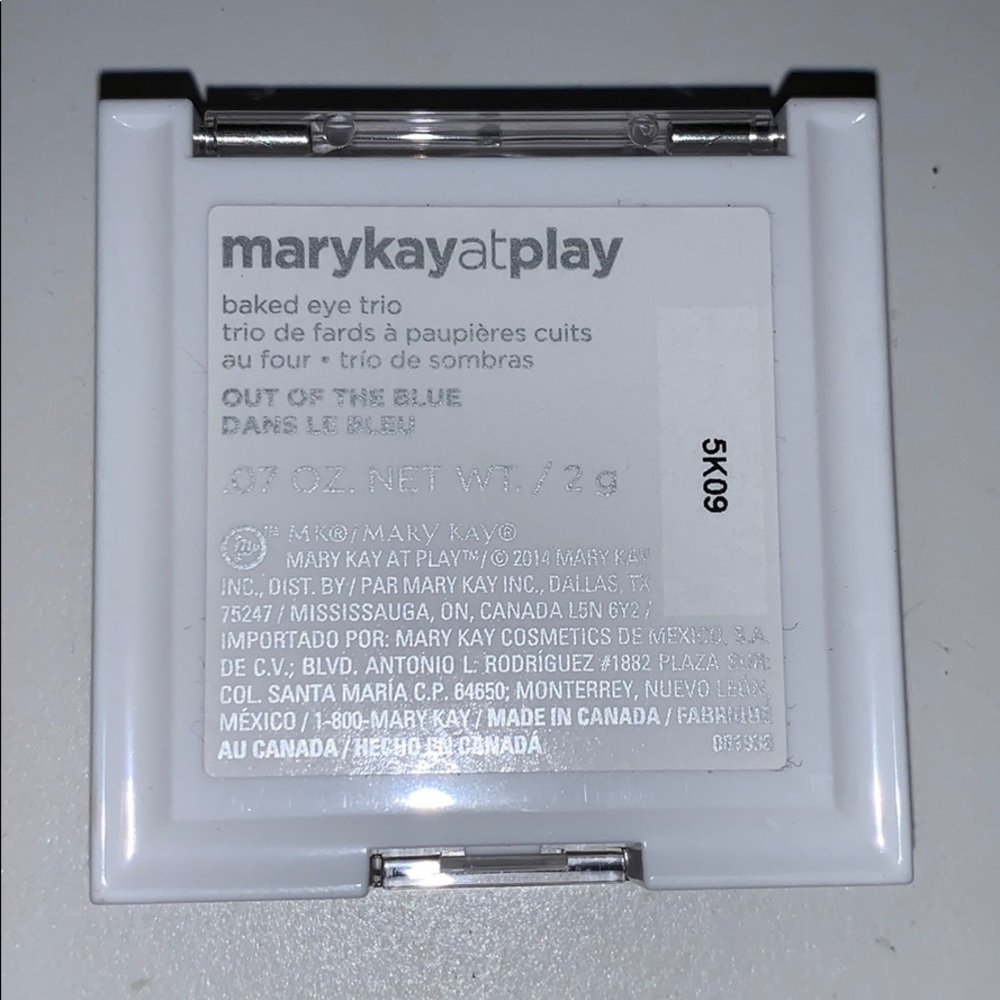 Mary kay eye-shadow trio